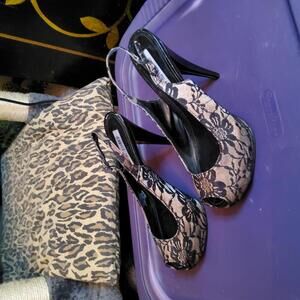 F 8.5 Laced Over Heels